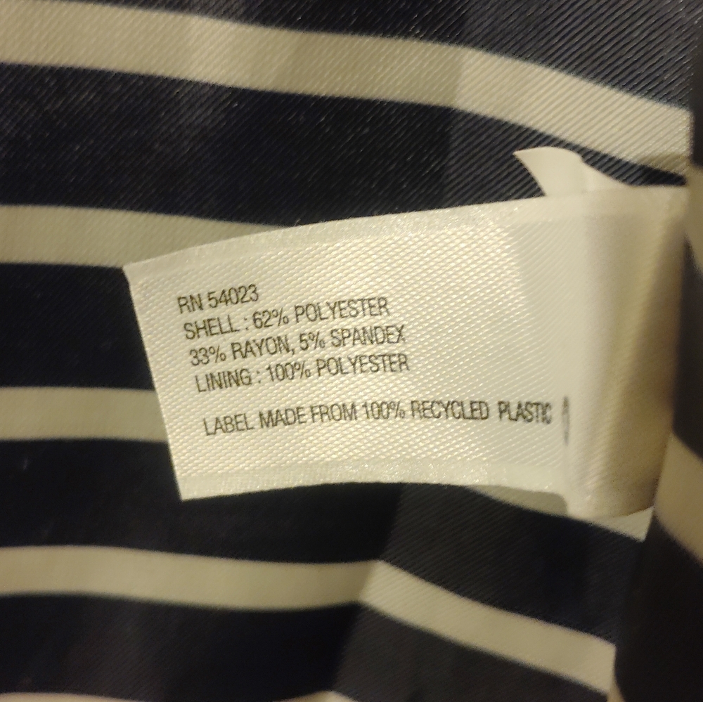 Gap Women's Jacket With Toggle Closures - image 5